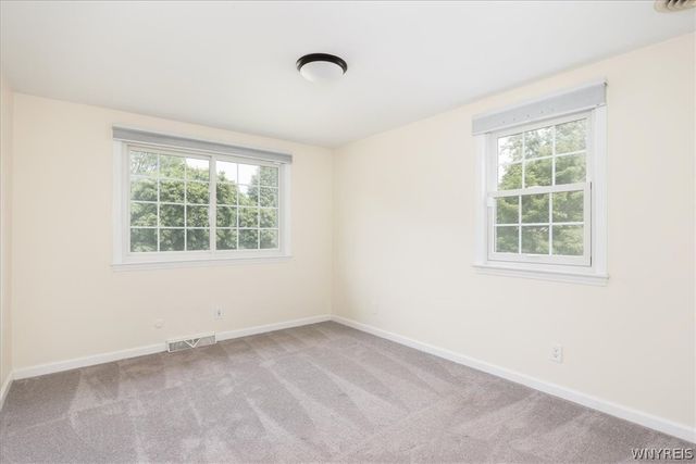 181 Halwill AKA 40 Parkledge Drive, Amherst, NY 14226
