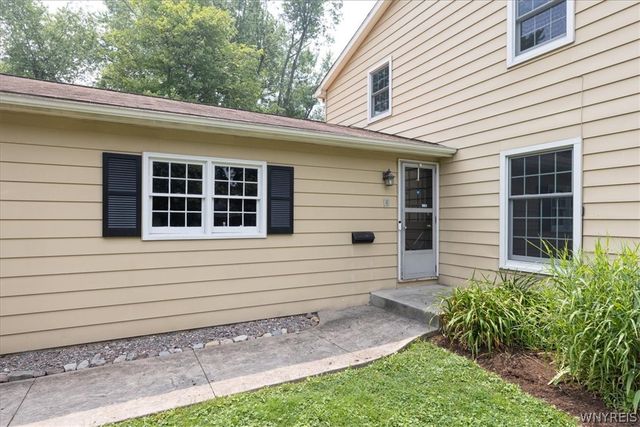 181 Halwill AKA 40 Parkledge Drive, Amherst, NY 14226