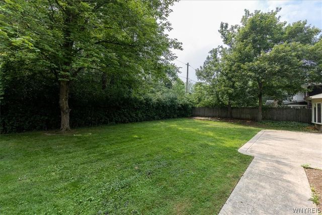 181 Halwill AKA 40 Parkledge Drive, Amherst, NY 14226