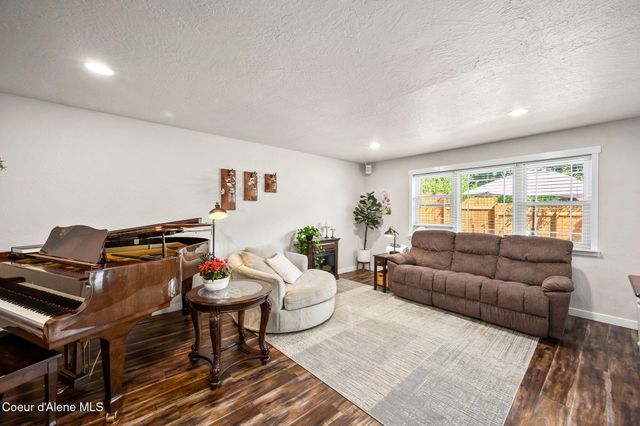1215 E SHOREWOOD CT, Coeur D'alene, ID 83815