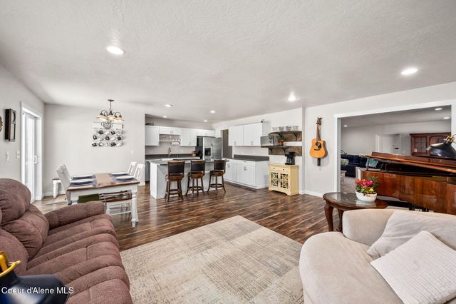 1215 E SHOREWOOD CT, Coeur D'alene, ID 83815