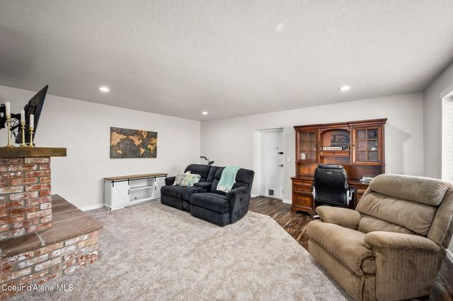 1215 E SHOREWOOD CT, Coeur D'alene, ID 83815