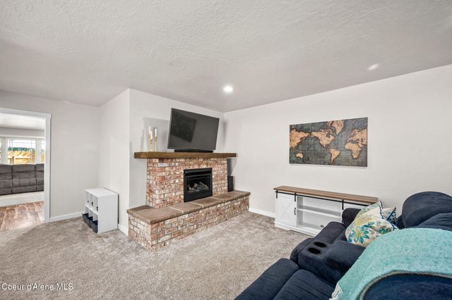 1215 E SHOREWOOD CT, Coeur D'alene, ID 83815