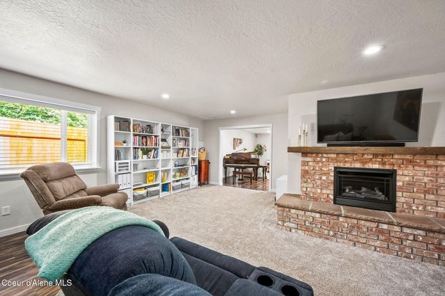 1215 E SHOREWOOD CT, Coeur D'alene, ID 83815