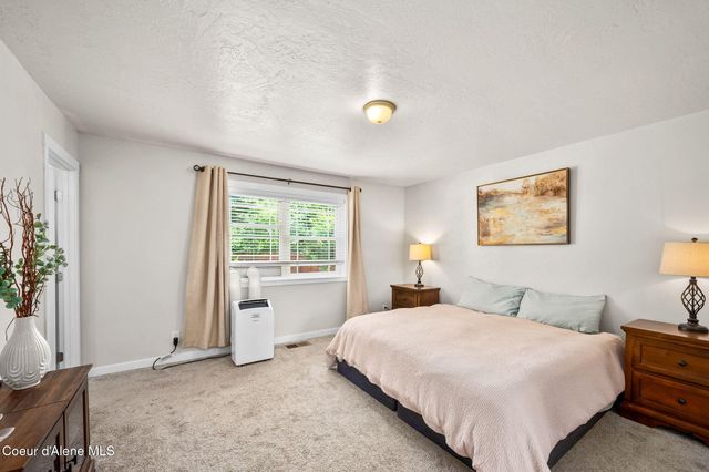 1215 E SHOREWOOD CT, Coeur D'alene, ID 83815