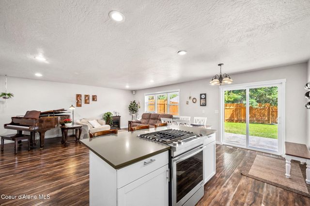 1215 E SHOREWOOD CT, Coeur D'alene, ID 83815