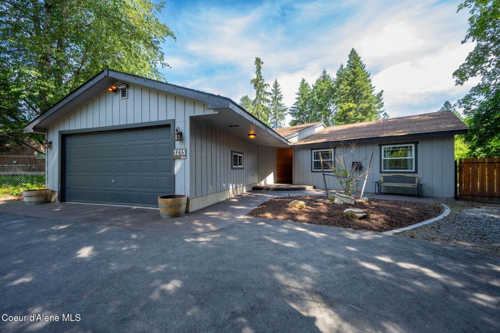 1215 E SHOREWOOD CT, Coeur D'alene, ID 83815