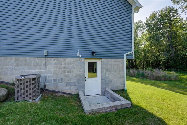1093 Bear Creek Circle, Webster, NY 14580