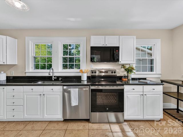 1824 Chestnut Avenue, Charlotte, NC 28205