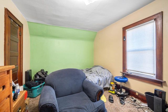 1047 W Washington STREET, West Bend, WI 53095