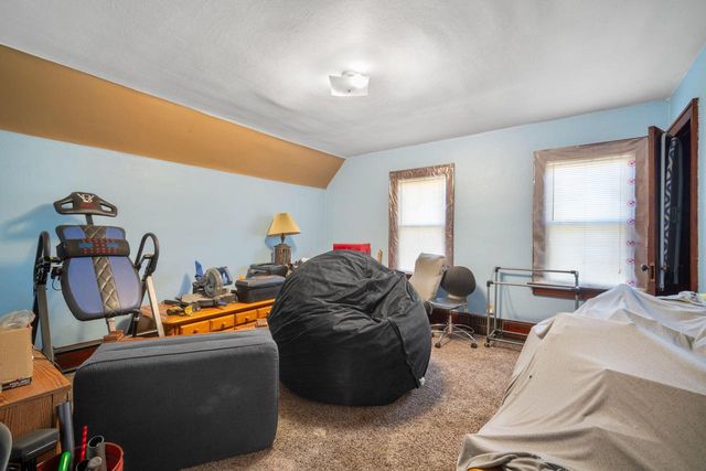 1047 W Washington STREET, West Bend, WI 53095