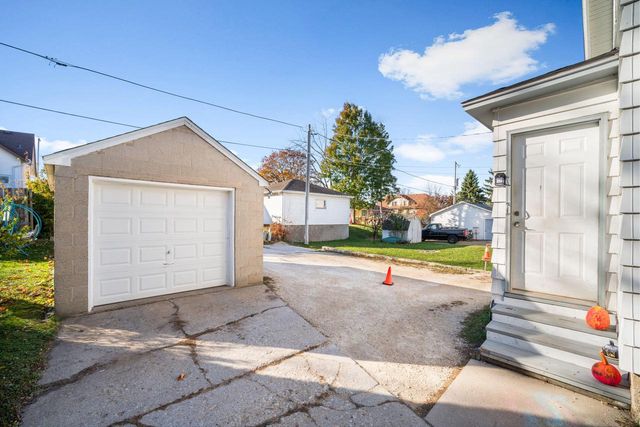 1047 W Washington STREET, West Bend, WI 53095