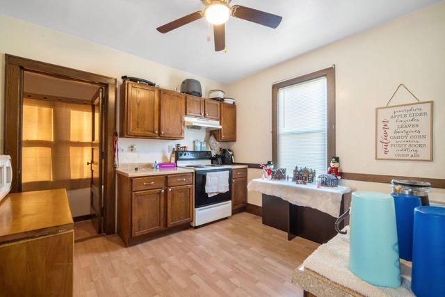 1047 W Washington STREET, West Bend, WI 53095