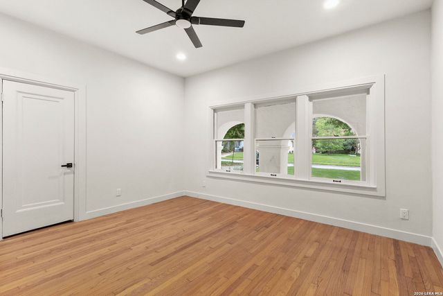 135 W Lullwood, San Antonio, TX 78212