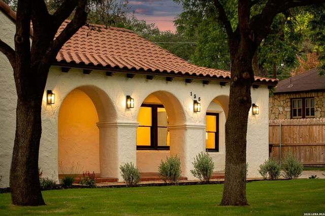 135 W Lullwood, San Antonio, TX 78212