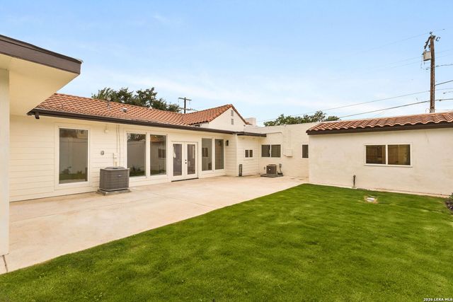 135 W Lullwood, San Antonio, TX 78212