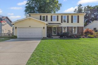 835 Glendale Drive, Crystal Lake, IL 60014
