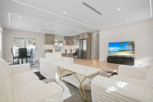1239 N Reese Place, Burbank, CA 91506