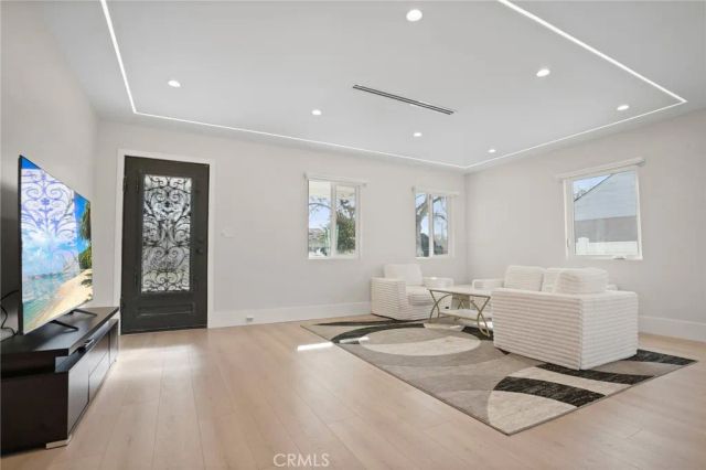 1239 N Reese Place, Burbank, CA 91506