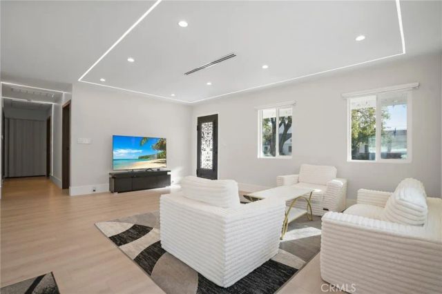 1239 N Reese Place, Burbank, CA 91506