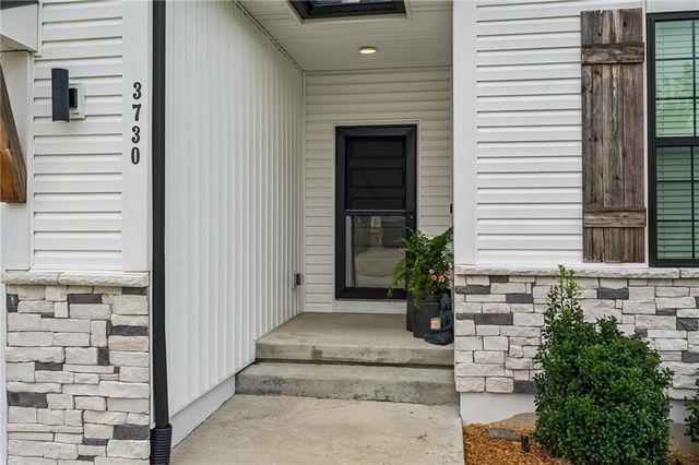 3730 NW 96th Court, Kansas City, MO 64154
