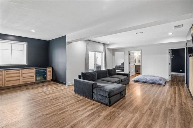 3730 NW 96th Court, Kansas City, MO 64154