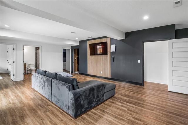 3730 NW 96th Court, Kansas City, MO 64154