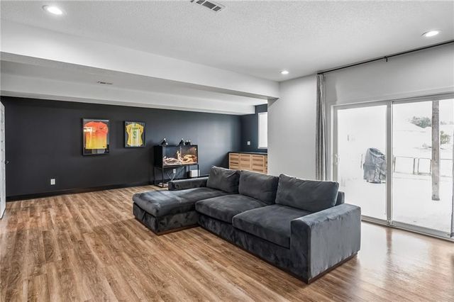 3730 NW 96th Court, Kansas City, MO 64154