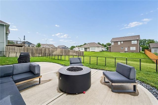 3730 NW 96th Court, Kansas City, MO 64154