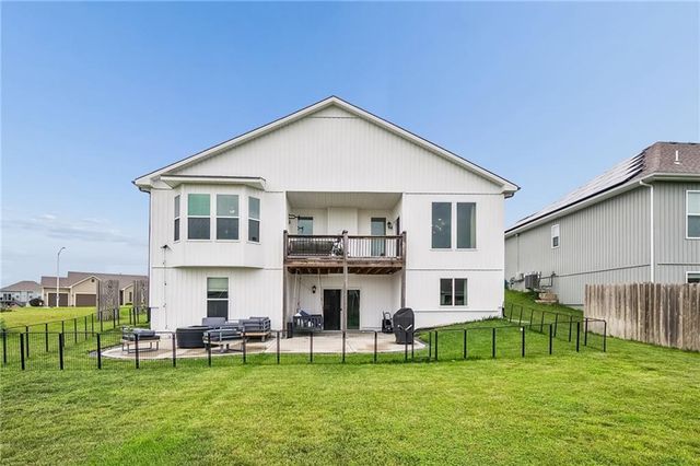 3730 NW 96th Court, Kansas City, MO 64154