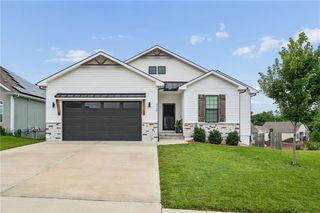 3730 NW 96th Court, Kansas City, MO 64154