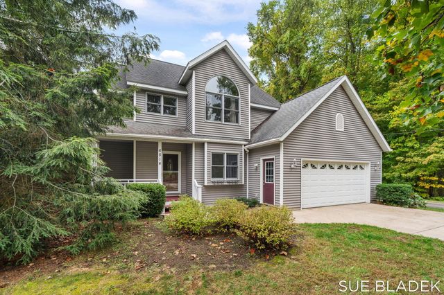 6814 Dale Court, Fennville, MI 49408