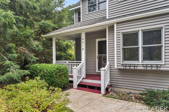 6814 Dale Court, Fennville, MI 49408