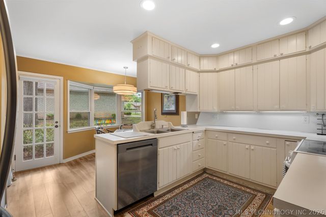 1555 Pecan Place, Bartlesville, OK 74003