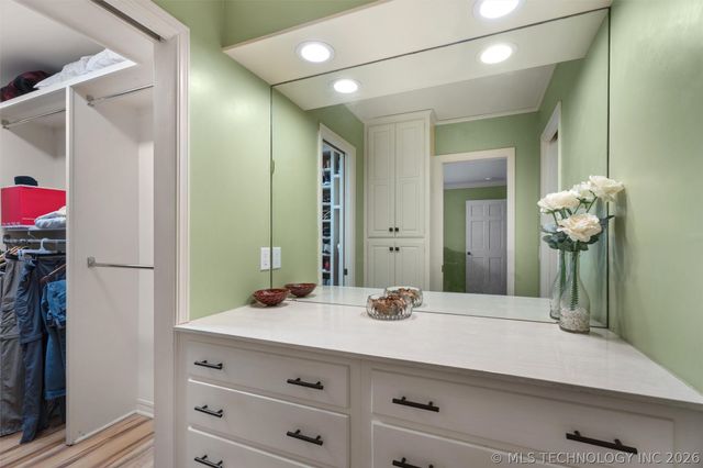 1555 Pecan Place, Bartlesville, OK 74003