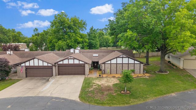 1555 Pecan Place, Bartlesville, OK 74003