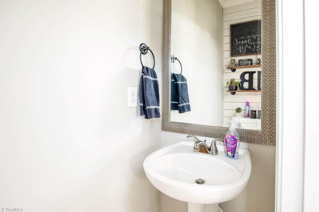 1606 Chelsea Square, Archdale, NC 27263