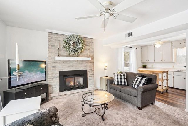 W10892 County Road V, Lodi, WI 53555