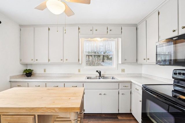 W10892 County Road V, Lodi, WI 53555