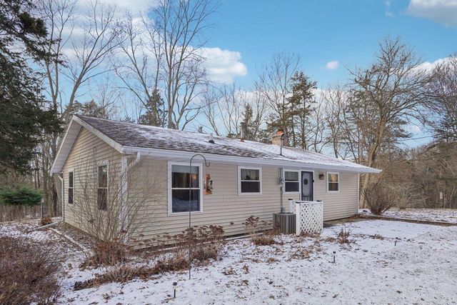 W10892 County Road V, Lodi, WI 53555