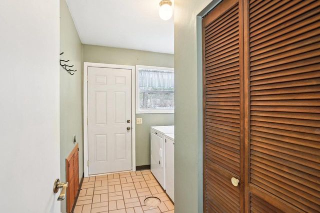 W10892 County Road V, Lodi, WI 53555