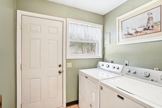 W10892 County Road V, Lodi, WI 53555