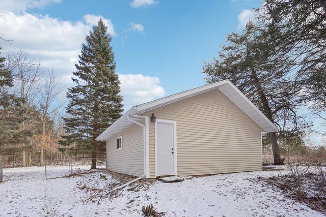 W10892 County Road V, Lodi, WI 53555