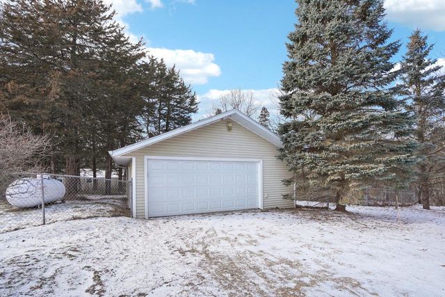 W10892 County Road V, Lodi, WI 53555