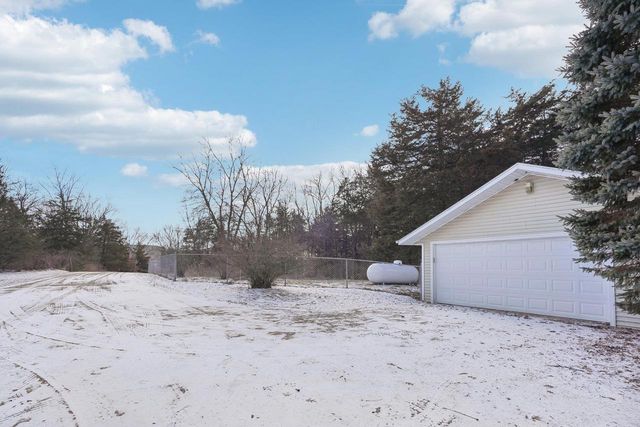 W10892 County Road V, Lodi, WI 53555