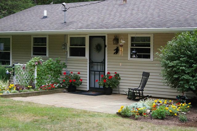 W10892 County Road V, Lodi, WI 53555