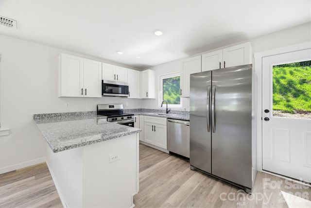 701 2nd Street Place SW, Conover, NC 28613