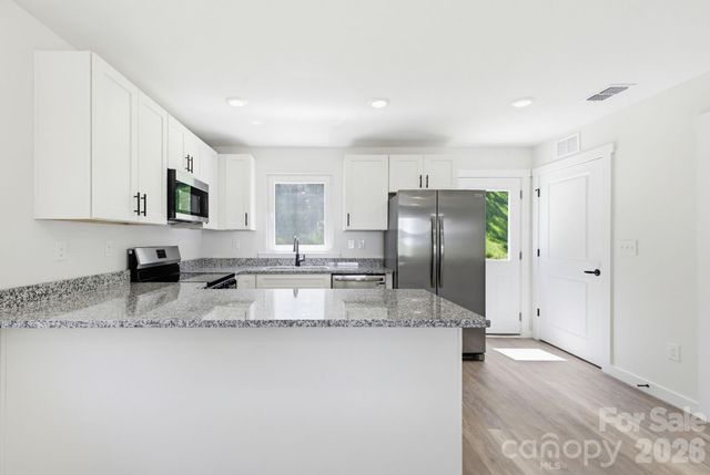 701 2nd Street Place SW, Conover, NC 28613