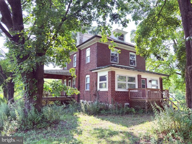 4550 VERA CRUZ RD, Center Valley, PA 18034