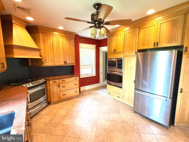 4550 VERA CRUZ RD, Center Valley, PA 18034